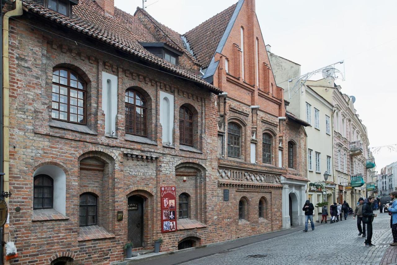Cozy Apartment In Gothic Style House In The Heart Of The Old Town วิลนีอุส ภายนอก รูปภาพ